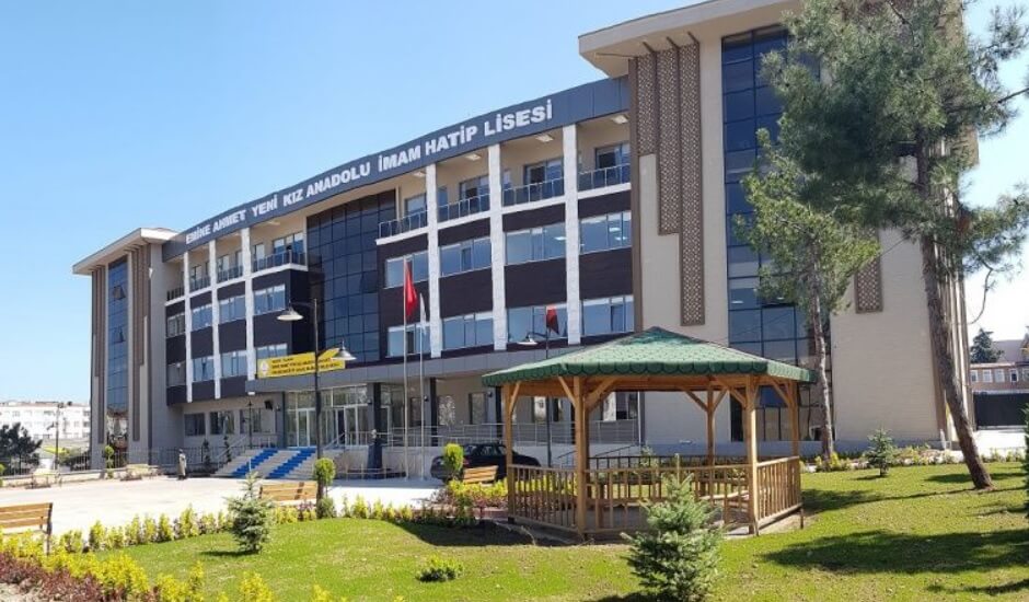 Emine-Ahmet Yeni Kız Anadolu İmam Hatip Lisesi
