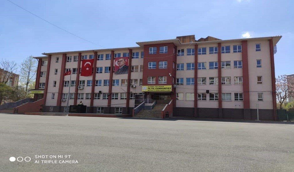 75. Yl Cumhuriyet Mesleki ve Teknik Anadolu Lisesi