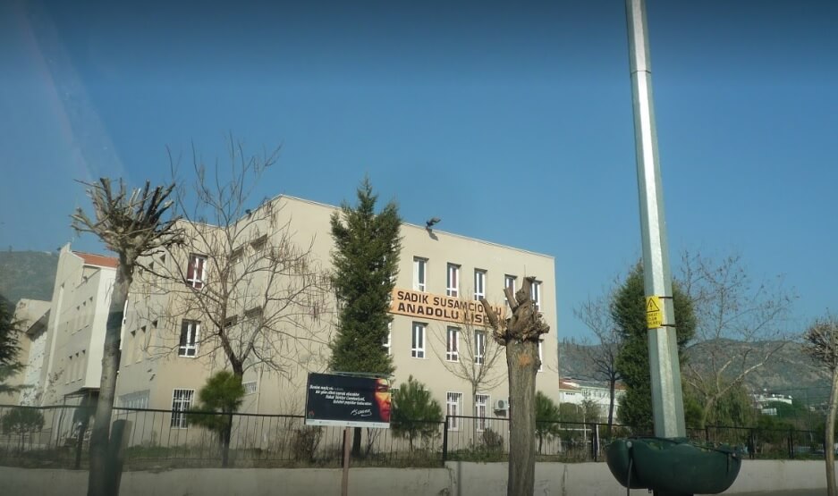 Bayındır Sadık Susamcıoğlu Anadolu Lisesi