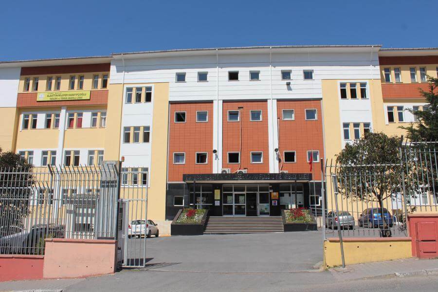 Alaattin-Nilüfer Kadayıfcıoğlu Kız Mesleki ve Teknik Anadolu Lisesi