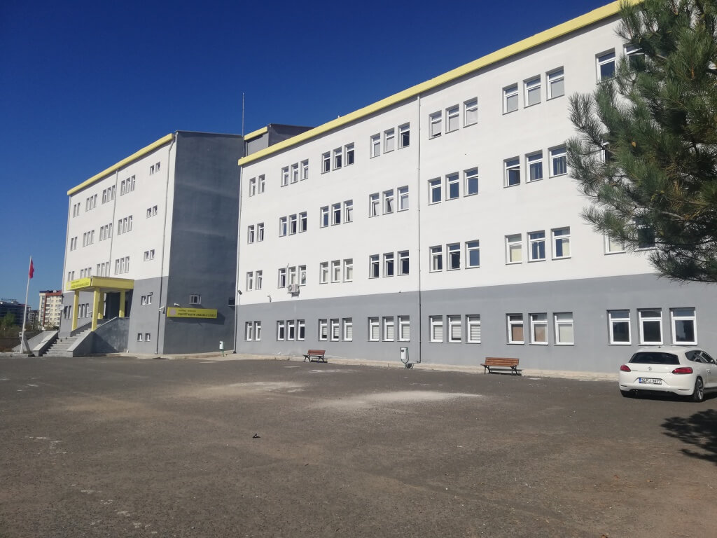 Pakize Narin Anadolu Lisesi