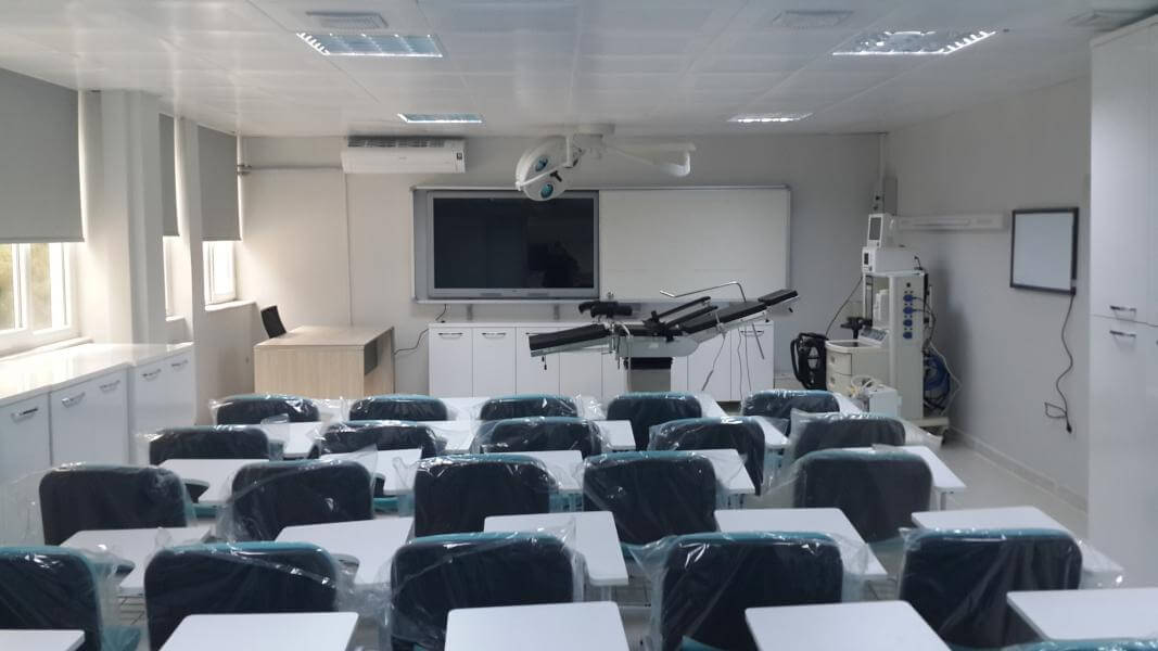 Konak �bn - i Sina Mesleki ve Teknik Anadolu Lisesi