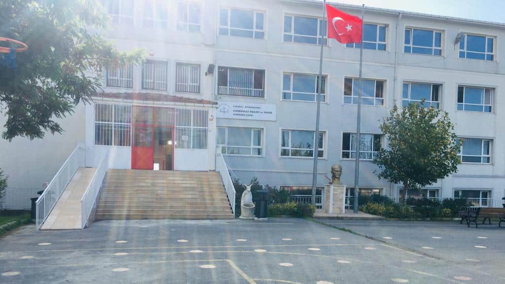 Kumburgaz Turizm Mesleki ve Teknik Anadolu Lisesi