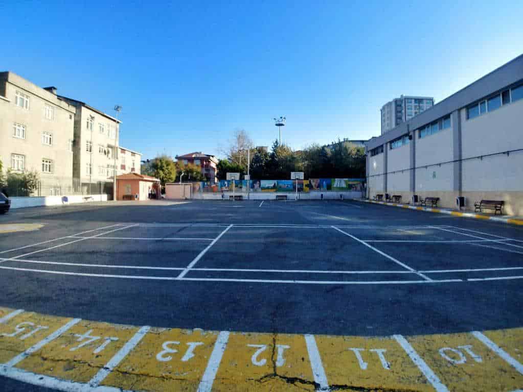 Mahmutbey Ticaret Mesleki ve Teknik Anadolu Lisesi