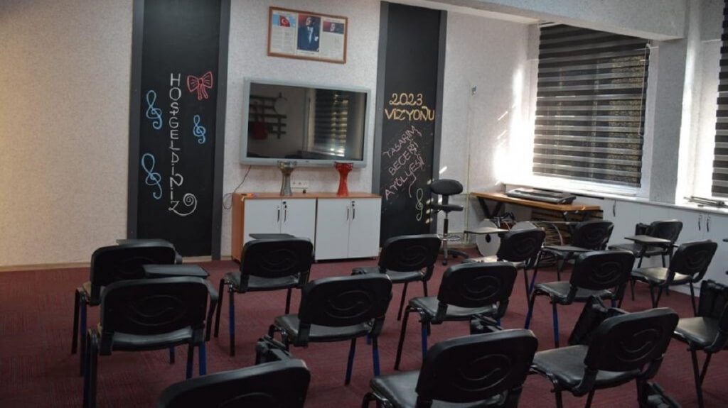 �bn-i Sina Mesleki ve Teknik Anadolu Lisesi