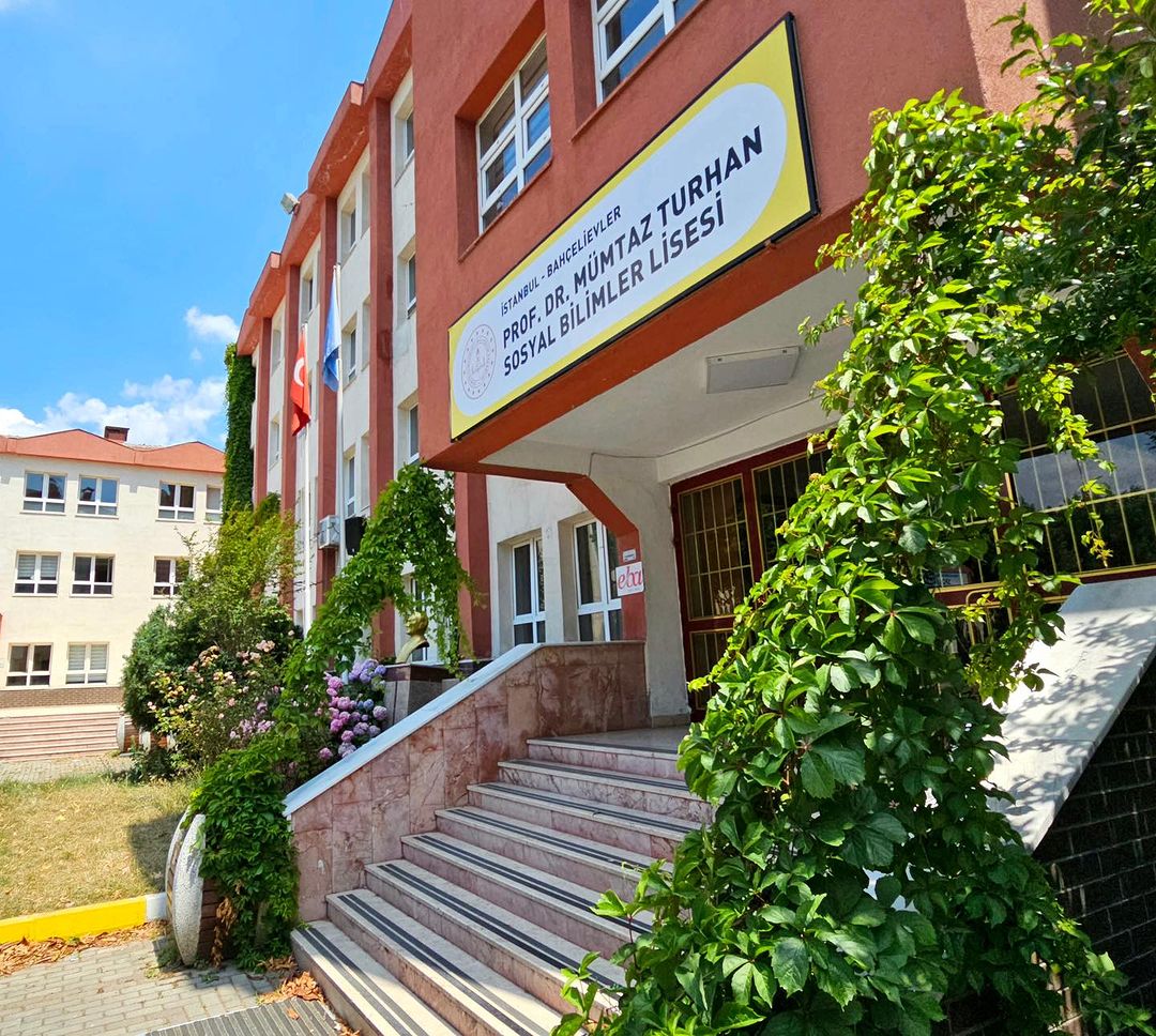 Prof. Dr. Mümtaz Turhan Sosyal Bilimler Lisesi